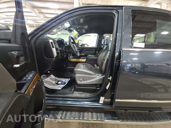 2017 Chevrolet Silverado 2500HD LTZ Crew Cab Medium Bed - miniatura 6