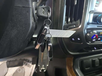 2017 Chevrolet Silverado 2500HD LTZ Crew Cab Medium Bed - miniatura 8