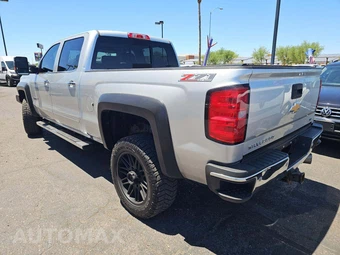 2017 Chevrolet Silverado 2500HD LTZ Crew Cab Medium Bed 1LZ - miniatura 2