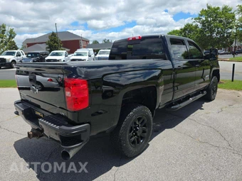 2017 Chevrolet Silverado 2500HD LTZ Crew Cab Medium Bed 1LZ - miniatura 3