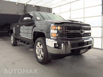 2017 Chevrolet Silverado 2500HD LTZ Crew Cab Medium Bed 1LZ - miniatura 3