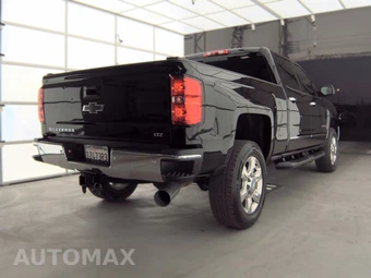 2017 Chevrolet Silverado 2500HD LTZ Crew Cab Medium Bed 1LZ - miniatura 4