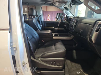 2017 Chevrolet Silverado 2500HD LTZ Crew Cab Medium Bed 1LZ - miniatura 8