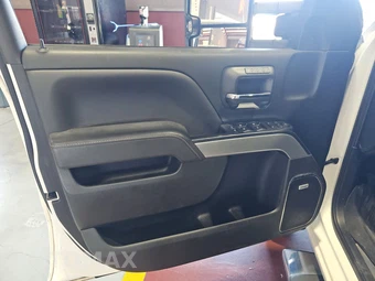 2017 Chevrolet Silverado 2500HD LTZ Crew Cab Medium Bed 1LZ - miniatura 9
