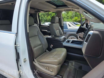2017 Chevrolet Silverado 2500HD LTZ Crew Cab Medium Bed 1LZ - miniatura 18