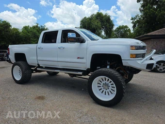 2017 Chevrolet Silverado 2500HD LTZ Crew Cab Medium Bed 1LZ - miniatura 4