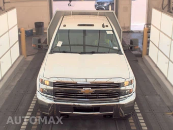 2017 Chevrolet Silverado 3500HD Cab Chassis WT Crew Cab 1WT DRW - miniatura 2