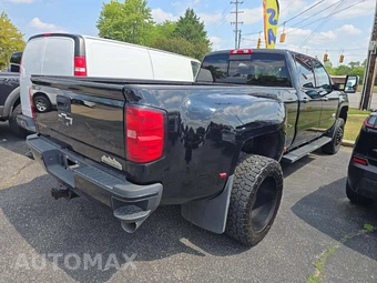 2017 Chevrolet Silverado 3500HD High Country Crew Cab Long Bed DRW - miniatura 3