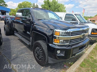 2017 Chevrolet Silverado 3500HD High Country Crew Cab Long Bed DRW - miniatura 4