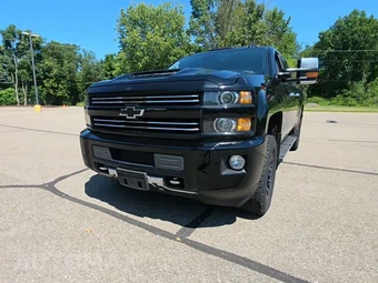2017 Chevrolet Silverado 3500HD High Country Crew Cab Medium Bed 3LZ
