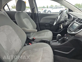 2017 Chevrolet Sonic LS Sedan 1SB – miniatura 8