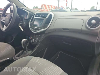 2017 Chevrolet Sonic LS Sedan 1SB – miniatura 16