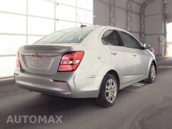 2017 Chevrolet Sonic LS Sedan 1SB – miniatura 4