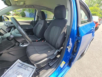 2017 Chevrolet Sonic LT Sedan 1SD - miniatura 6