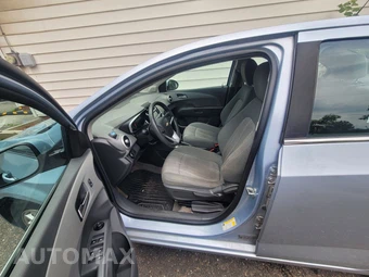 2017 Chevrolet Sonic LT Sedan 1SD - miniatura 3