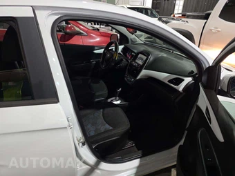 2017 Chevrolet Spark 1LT 1SD – miniatura 18