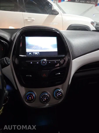 2017 Chevrolet Spark 1LT 1SD – miniatura 29