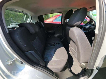 2017 Chevrolet Spark LS 1SB - miniatura 16