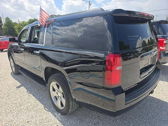 2017 Chevrolet Suburban 1500 LS 1LS - miniatura 2