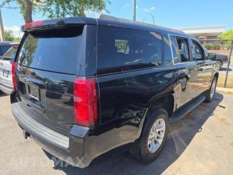 2017 Chevrolet Suburban 1500 LT 1LT - miniatura 3