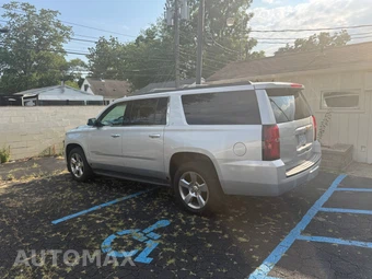 2017 Chevrolet Suburban 1500 LT 1LT - miniatura 4