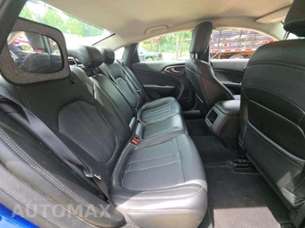 2017 Chrysler 200 Platinum – miniatura 16