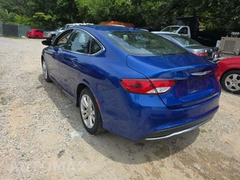 2017 Chrysler 200 Platinum – miniatura 2