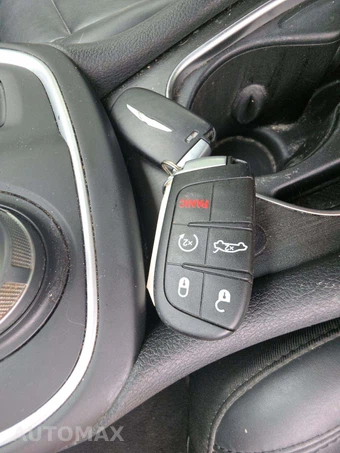 2017 Chrysler 200 Platinum – miniatura 8