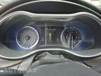 2017 Chrysler 200 Platinum – miniatura 9
