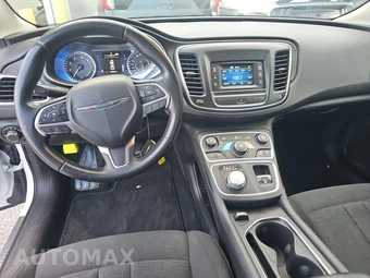 2017 Chrysler 200 Touring – miniatura 11