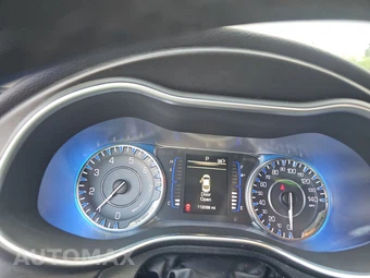 2017 Chrysler 200 Touring – miniatura 12