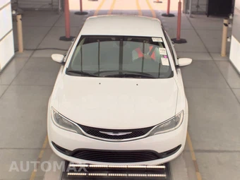 2017 Chrysler 200 Touring – miniatura 2