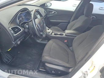 2017 Chrysler 200 Touring – miniatura 7