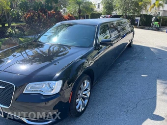 2017 Chrysler 300 Limited - miniatura 3