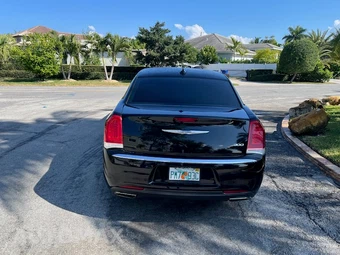 2017 Chrysler 300 Limited - miniatura 4