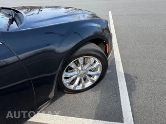2017 Chrysler 300 Limited - miniatura 22