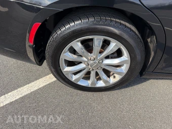 2017 Chrysler 300 Limited - miniatura 25