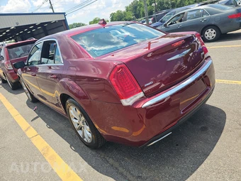 2017 Chrysler 300 Limited – miniatura 6