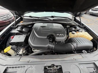 2017 Chrysler 300 Limited - miniatura 16