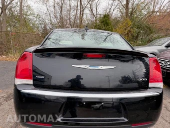 2017 Chrysler 300 Limited - miniatura 2