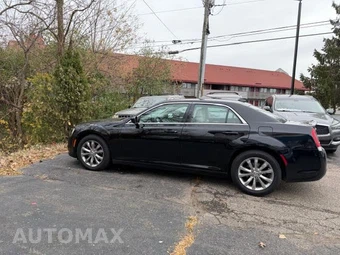 2017 Chrysler 300 Limited - miniatura 5