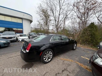 2017 Chrysler 300 Limited - miniatura 6