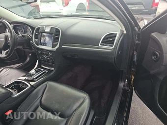 2017 Chrysler 300 Limited – miniatura 18