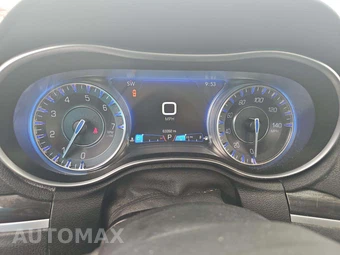 2017 Chrysler 300 Limited – miniatura 9