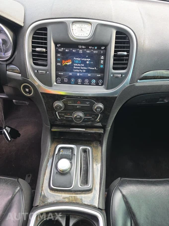 2017 Chrysler 300C – miniatura 11