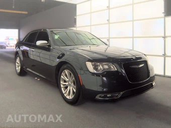 2017 Chrysler 300C – miniatura 3