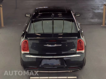 2017 Chrysler 300C – miniatura 5