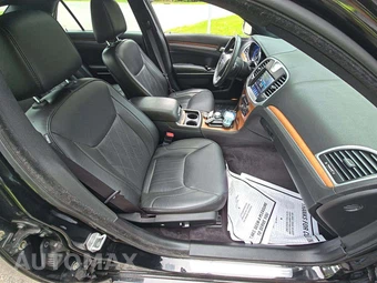 2017 Chrysler 300C Platinum - miniatura 18