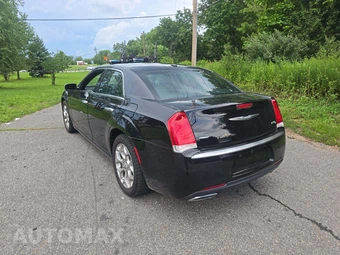 2017 Chrysler 300C Platinum - miniatura 2