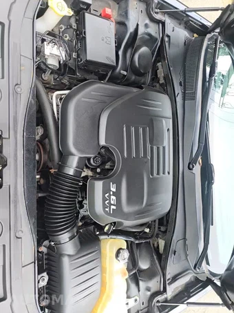 2017 Chrysler 300C Platinum - miniatura 28